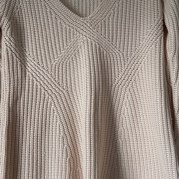 Zara V-Neck Sweater in Light Pink Size-Medium NWOT - Picture 6 of 17